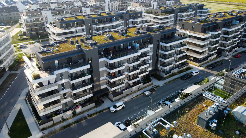 Gewerbehof mit mehreren Gebäuden